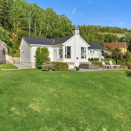 Ved Iddefjorden Feriehus Halden