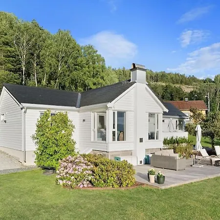 Ved Iddefjorden * Halden